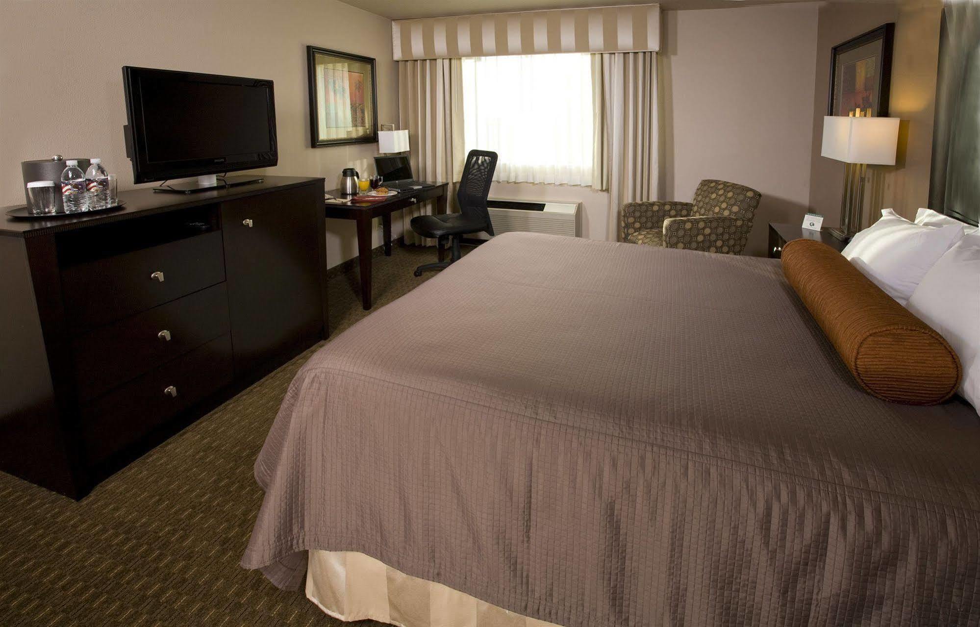 Monarch Hotel & Conference Center Clackamas Pokoj fotografie